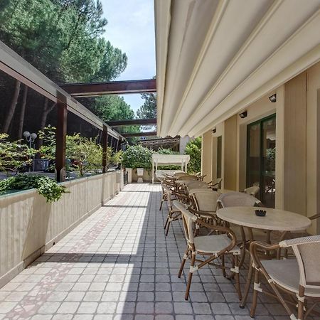 Hotel Valentino Pinarella Εξωτερικό φωτογραφία