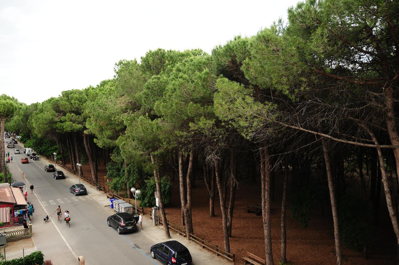 Hotel Valentino Pinarella Εξωτερικό φωτογραφία