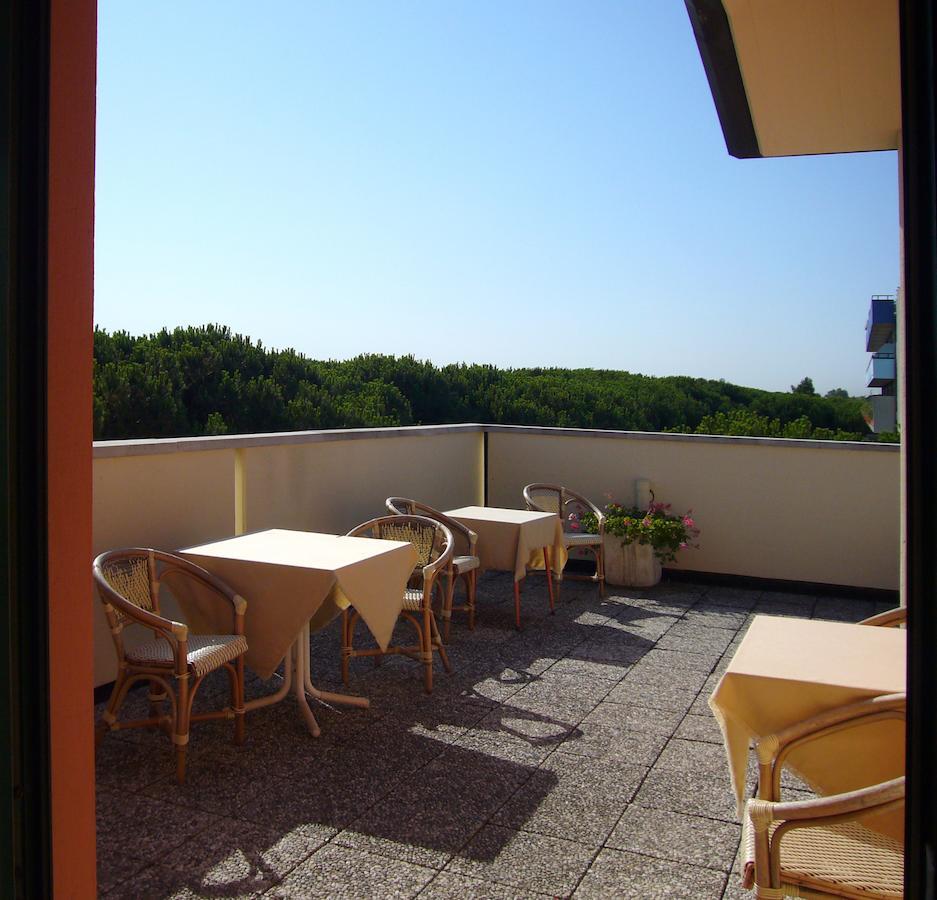 Hotel Valentino Pinarella Εξωτερικό φωτογραφία