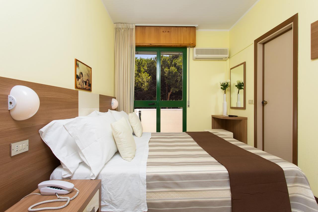 Hotel Valentino Pinarella Δωμάτιο φωτογραφία