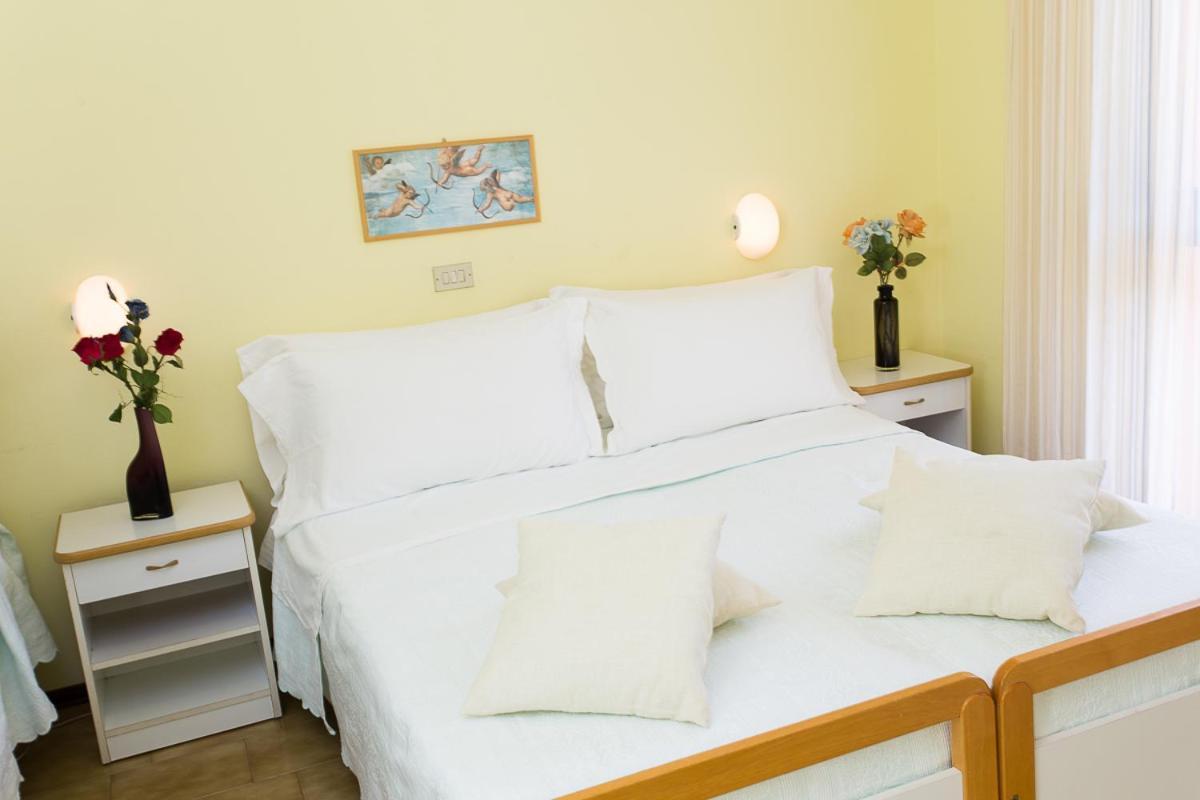 Hotel Valentino Pinarella Εξωτερικό φωτογραφία