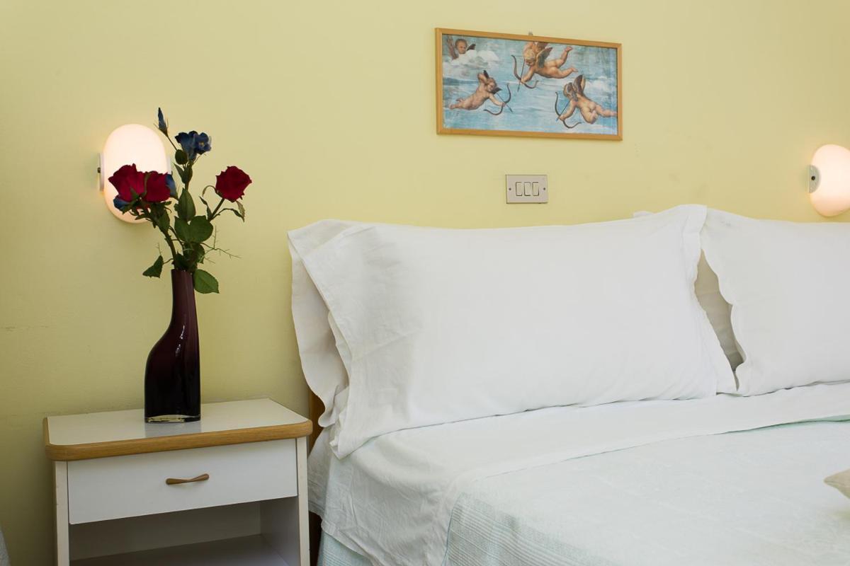 Hotel Valentino Pinarella Εξωτερικό φωτογραφία