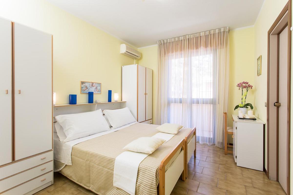 Hotel Valentino Pinarella Εξωτερικό φωτογραφία